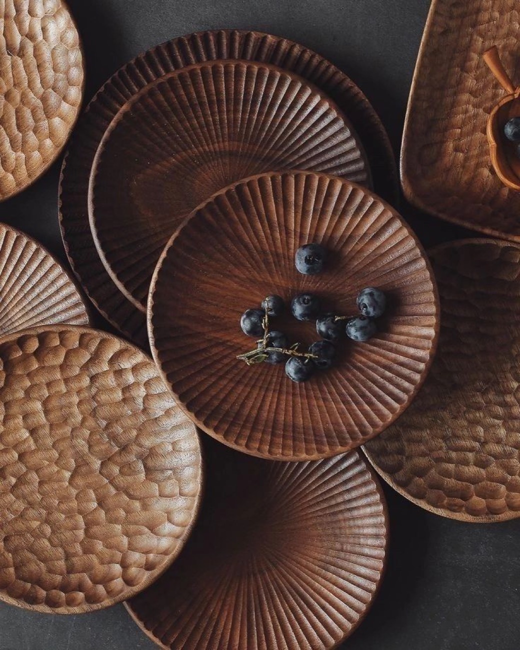 Hammered wooden plates