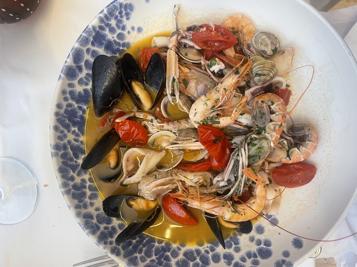 Frutti di mare on a blue-rimmed plate